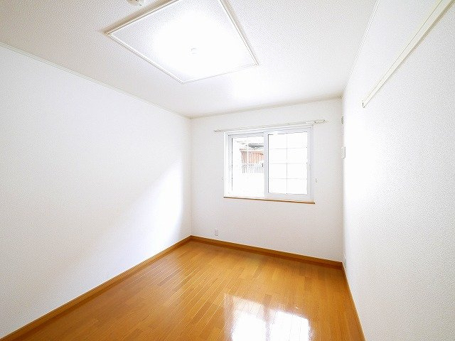 サニーグレイスＭ柳町の内装|ナチュラルな色合いでインテリアを選びません