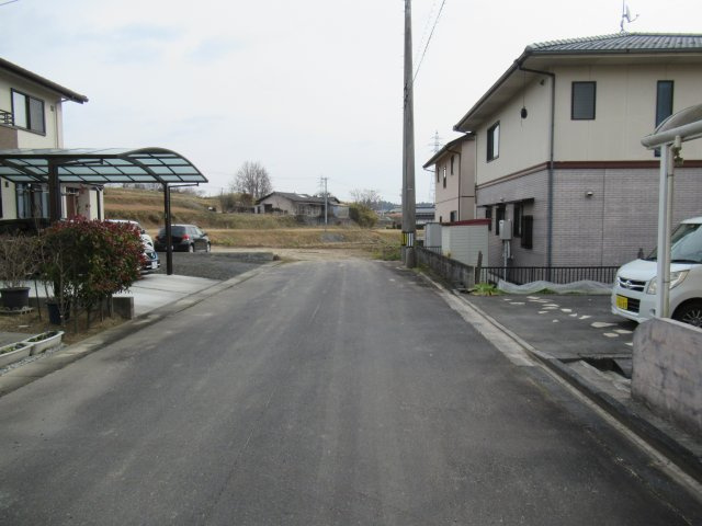 津山市院庄　売土地　76.94坪の前面道路含む現地写真|住宅街の一番奥です。