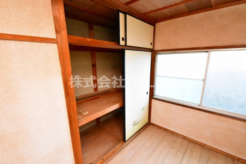 若江本町貸家の収納