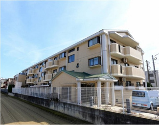 【外観】 | 姪浜駅まで歩いて20分♪自転車で約7分♪閑静な住宅地にフルリノベーション済みの綺麗なマンションがでました！