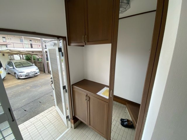 富士市中里戸建の玄関