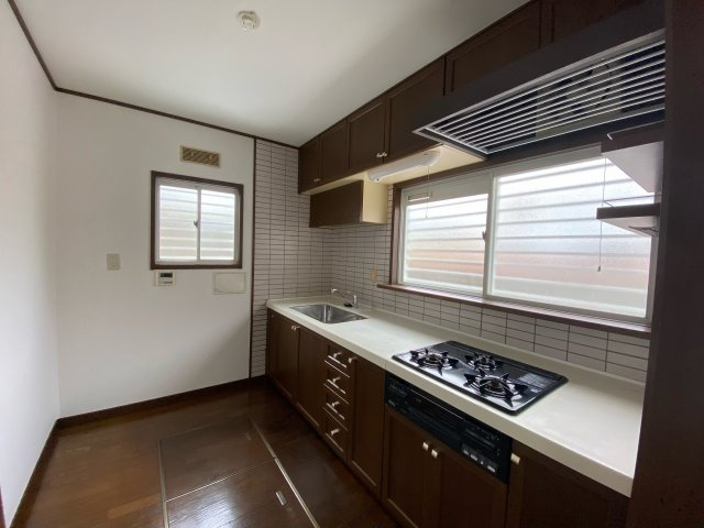 富士市中里戸建のキッチン