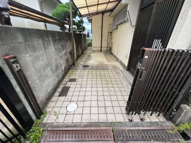 ケイマン様戸建の駐車場