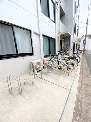 「防音マンション」ラシクラス練馬エトワールの駐車場|駐輪場