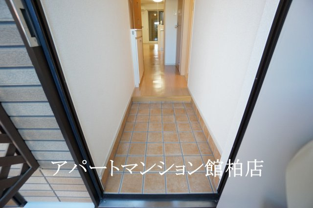 ロックガーデン森Cの玄関