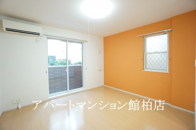 ロックガーデン森Cの居間・リビング