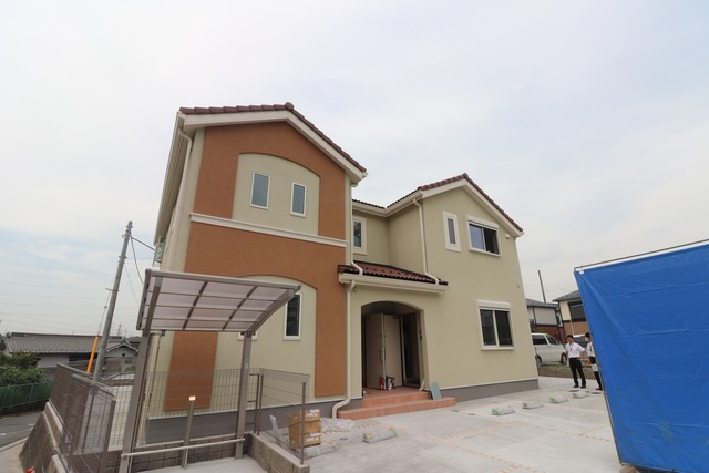 シャインヒルズAの外観