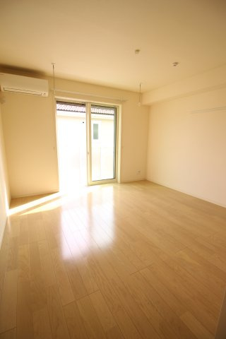 シャインヒルズAの居間・リビング