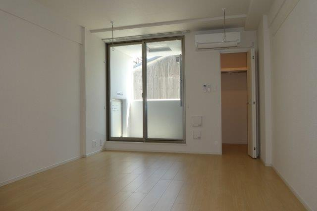 SUN16浜町の居間・リビング|洋室