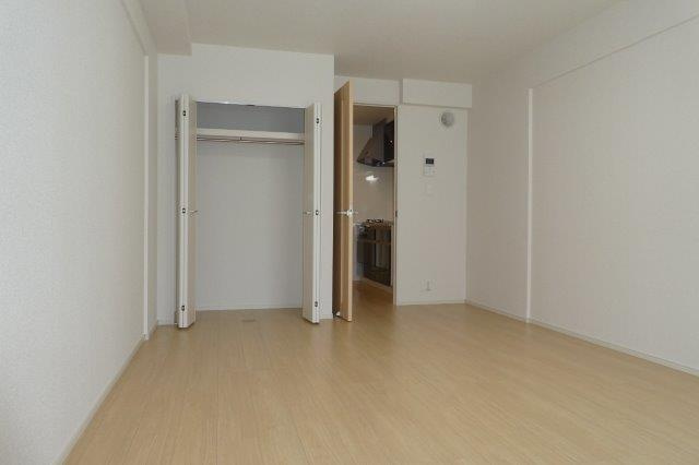 SUN16浜町の居間・リビング|洋室