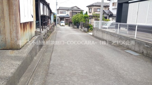 上市之瀬　リフォーム済み中古住宅　５LDKの周辺|西側前面道路状況

