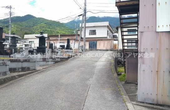 上市之瀬　リフォーム済み中古住宅　５LDKの周辺|南側前面道路状況