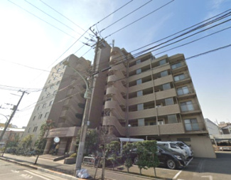 【外観】 | 総戸数５５戸、平成１１年９月築、管理人は日勤勤務につき管理体制良好です♪