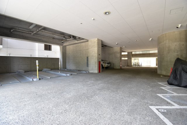 グランデールの駐車場