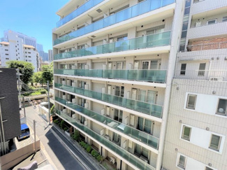 【展望】 | そんな様々な生活の光景を演出してくれる空間がバルコニーといえます