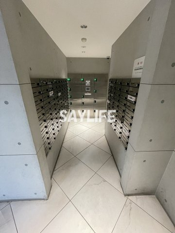 S-RESIDENCE緑橋駅前のロビー