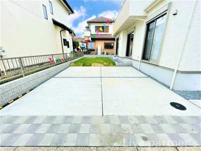 【駐車場】 | ブルーミングガーデン牛久市神谷２丁目（全１棟） | カースペース2台可能♪