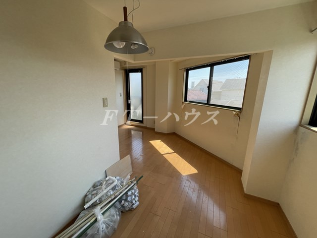 ルロワ津田沼の居間・リビング