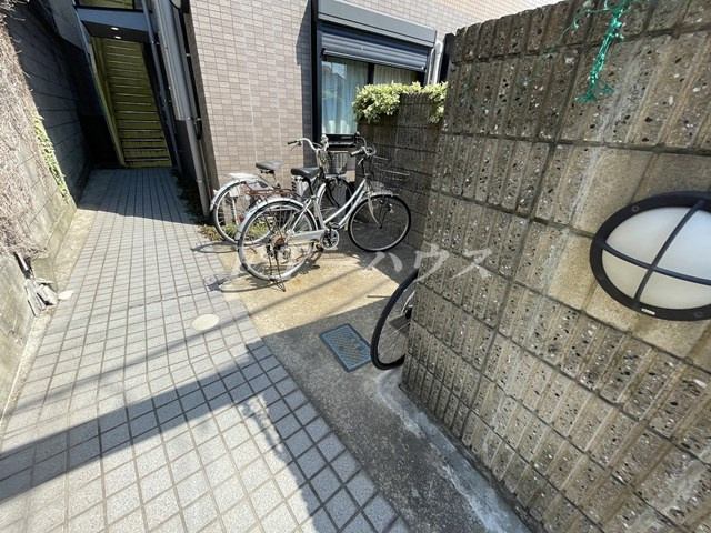 ルロワ津田沼のエントランス