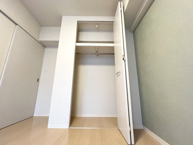 奥行きある収納スペース