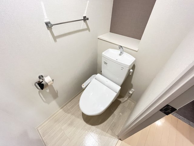 温水洗浄便座付きトイレ