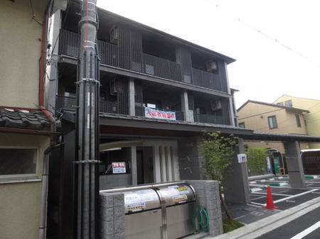 エクセレント二条城北の外観