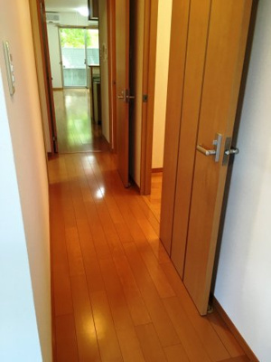 【エントランス】 | さくらいマンション石田浜 | ゆとりのあるエントランスです