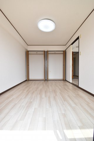 朝日プラザ岸里パサージュの内装