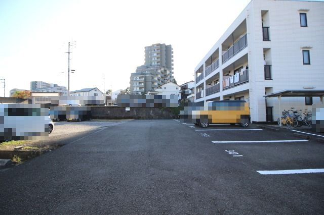 フィネス鳴子の駐車場|駐車場に車を止められます