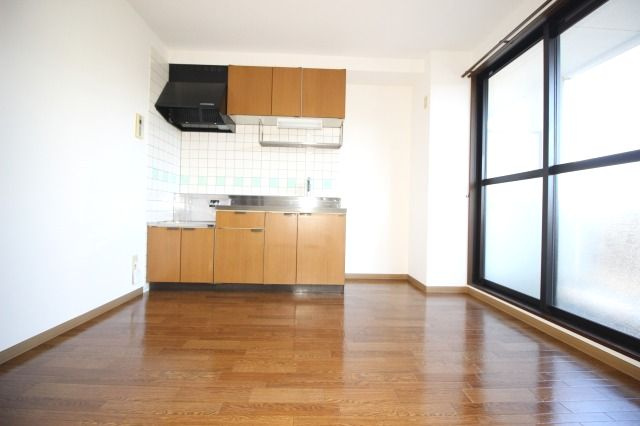 フィネス鳴子の居間・リビング|ゆったりとした居間です