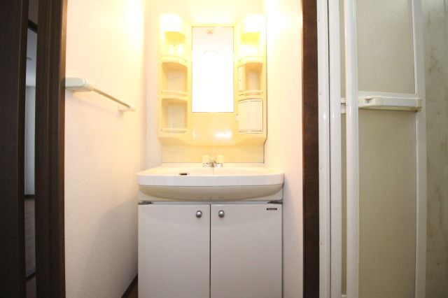フィネス鳴子の独立洗面台|独立洗面台で身支度をすべて済ませてしまいましょう