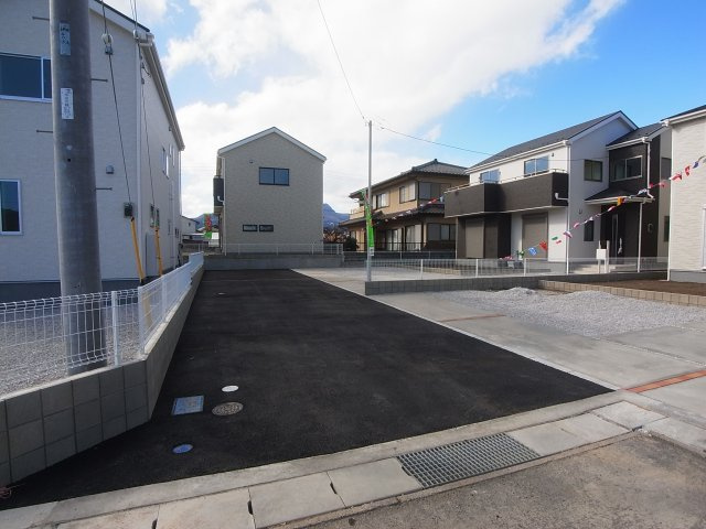新築　渋川市半田第3　7号棟の前面道路含む現地写真|現地写真　東側接道幅員約5ｍ