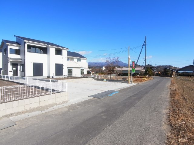 新築　渋川市半田第3　4号棟の前面道路含む現地写真|現地写真　南側接道幅員約5ｍ	