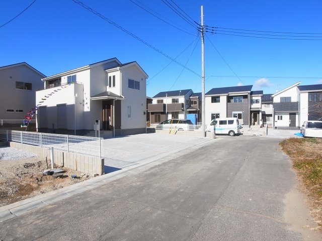 新築　渋川市半田第3　6号棟の前面道路含む現地写真|現地写真　東側接道幅員約5ｍ	