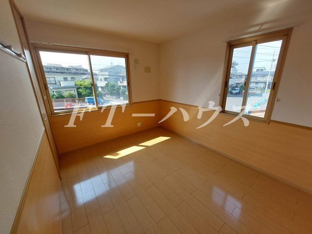 習志野市鷺沼２丁目のアパートのロビー