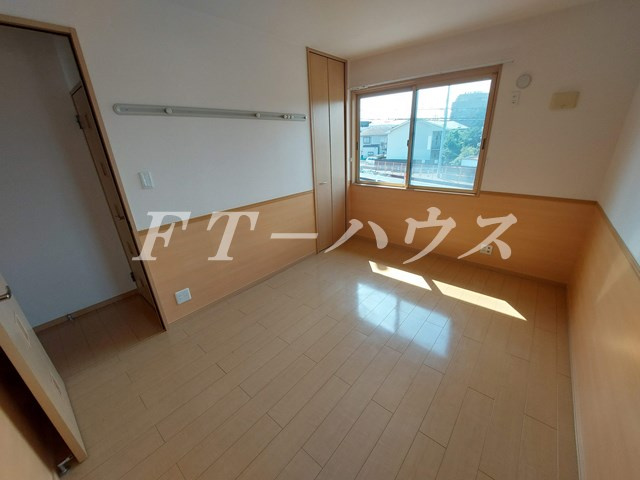 習志野市鷺沼２丁目のアパートの居間・リビング