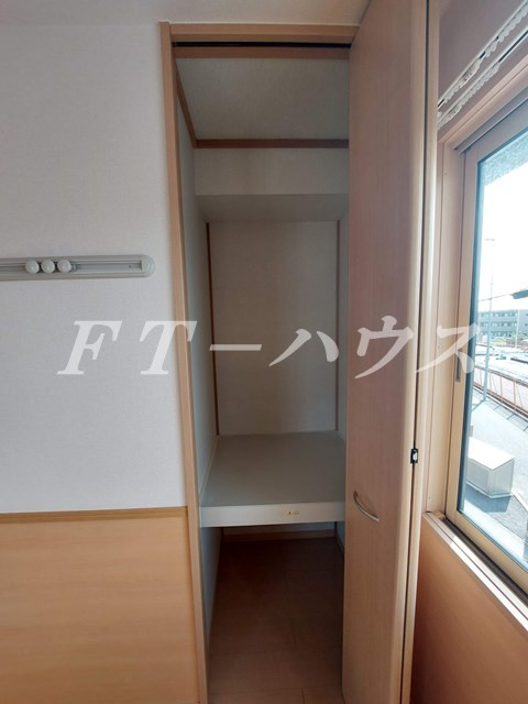 習志野市鷺沼２丁目のアパートの収納