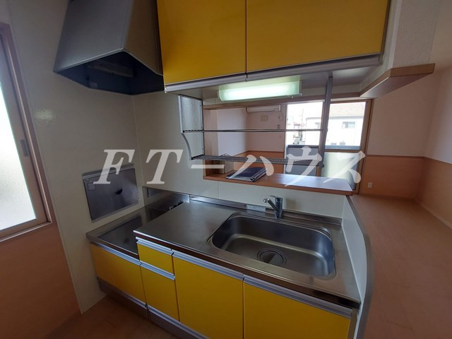 習志野市鷺沼２丁目のアパートのキッチン