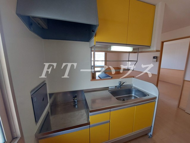 習志野市鷺沼２丁目のアパートのキッチン