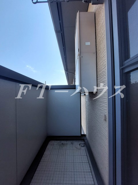 習志野市鷺沼２丁目のアパートのバルコニー