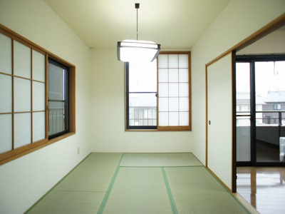 【寝室】 | M＆MハイツA | 日当たり良好な南側洋間です♪