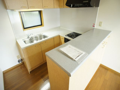 【キッチン】 | M＆MハイツA | システムキッチン3口コンロ付きです♪