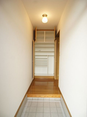 【玄関】 | M＆MハイツA | たくさん収納できるシューズボックスが付いています♪