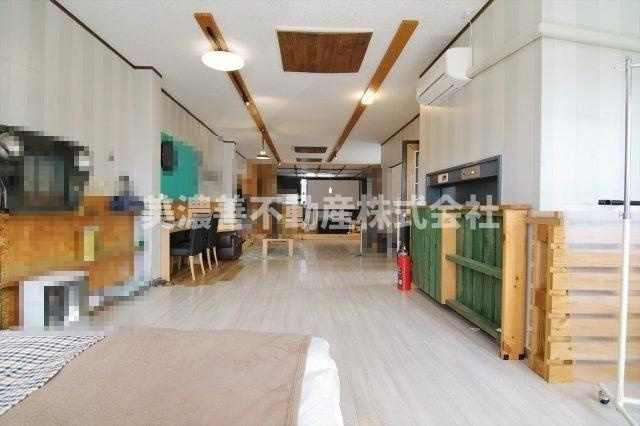 ５８２５３　岐阜市敷島町中古戸建ての洋室