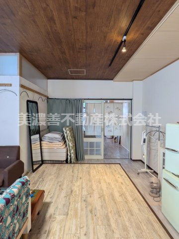 ５８２５３　岐阜市敷島町中古戸建ての内装