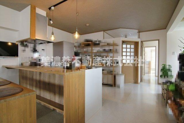 ５８２５３　岐阜市敷島町中古戸建てのキッチン