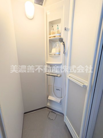 ５８２５３　岐阜市敷島町中古戸建ての浴室