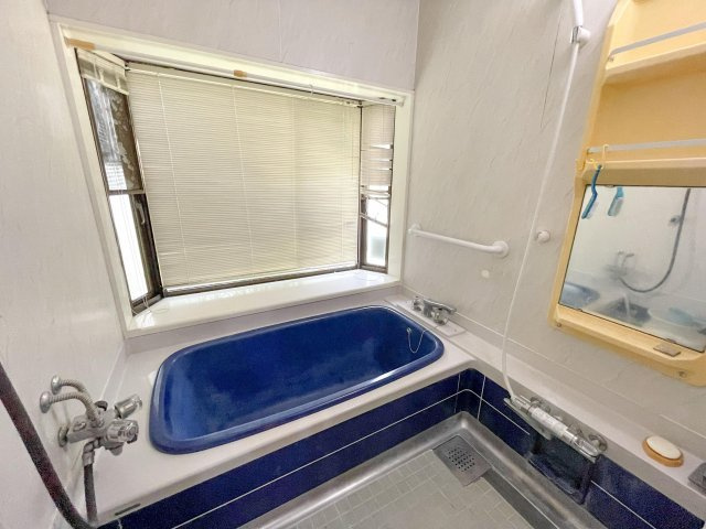 高知市北竹島町　中古住宅の浴室