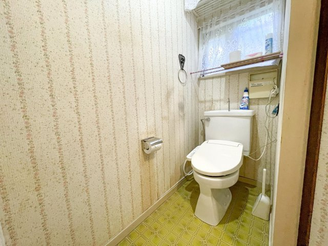 高知市北竹島町　中古住宅のトイレ