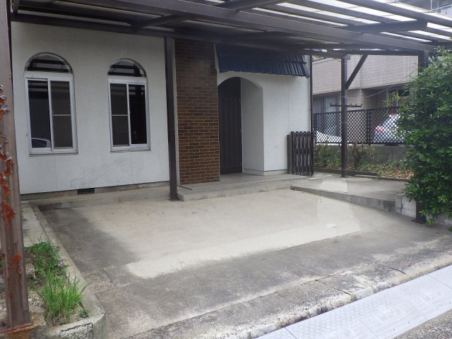 中古戸建　あさひが丘2丁目の駐車場